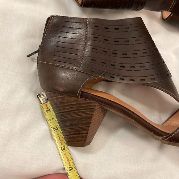 PIKOLINOS BROWN LEATHER SANDALS.  NEW - Picture 5 of 11